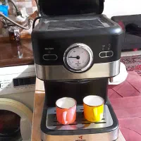 یک دستگاه قهوه ساز