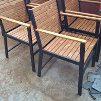 صندلی مدرن چوب‌و‌فلز
