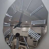 ساعت آینه ای آرام گرد