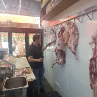 قصاب ترازو دار با حقوق بالا