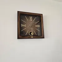 ساعت دیواری کاملا نو و در حال کار