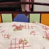 تخت تک نفره فلزی محکم بدون تشک با تزئینات چوبی|تخت و سرویس خواب|تهران, جمال‌زاده|دیوار
