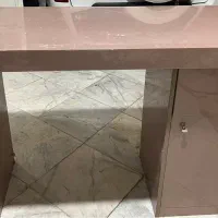 میز کار mdf های گلس بسیار تمیز با استند دیواری|آرایشگاه و سالن‌های زیبایی|کرج, مطهری|دیوار