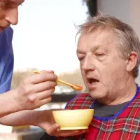 نگهداری بیمار و سالمند در خانه