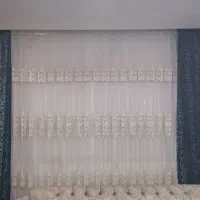 پرده همراه با والن