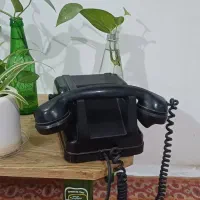 تلفن هندلی عتیقه بسیار قدیمی