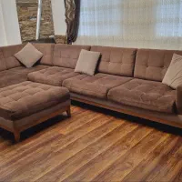 مبل راحتی ال ۸ نفره بسیار تمیز به همراه پاف و شیشه