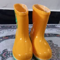 چکمه بچگانه|کفش و لباس بچه|رشت, دروازه لاکان|دیوار