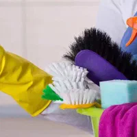 انجام امور منزل و آشپزی انجام میدم