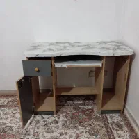 میز کامپیوتر کاملا سالم