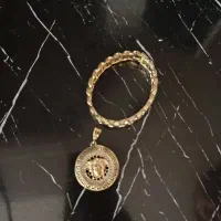 پلاک و دستبند