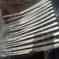 نیروی کار خانم جهت جداسازی نایلون در کارگاه