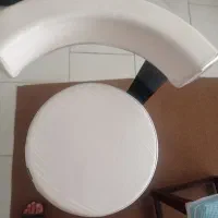 صندلی چرخان سفیدتمیز