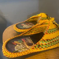 گیوه|کیف، کفش، کمربند|لاهیجان, کوی خزر|دیوار