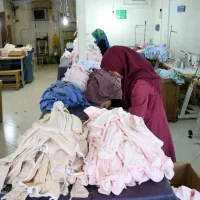 زیگزال دوز .وسط کار.کارگر ساده