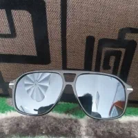 یک عدد عینک آفتابی مردانه کلکسیونی