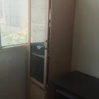 کمد ایستاده