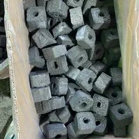 کارگر خانم بسته بندی زغال