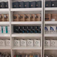 قفسه و دکور مغازه