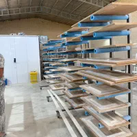 استخدام نیروی نیمه ماهر رنگ چوب اقا و خانم