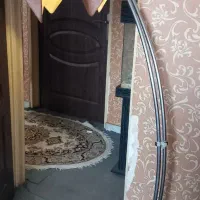 آباژور ایستاده