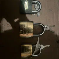 قفل آویز