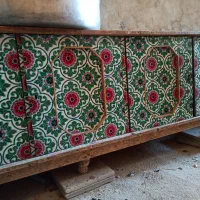 دو عدد کمد یکی پنج درب و دیگری چهار درب