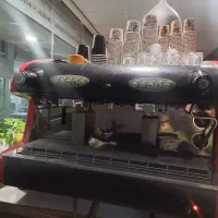 فروش لوازم کامل کافه در حد نو یکجا