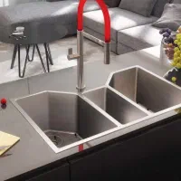 همکار ظرفشور و نظافتچی با حقوق خوب