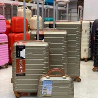 چمدان طرح ویکانتو دور عسلی ست تک جهیزیه عروس نشکن|کیف، کفش، کمربند|اصفهان, جویباره|دیوار