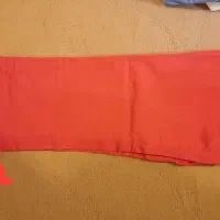 تعداد زیادی لباس زنانه