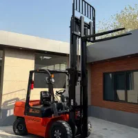 لیفتراک دیزل ۳تن دنده ای و اتومات|ماشین‌آلات صنعتی|اراک, |دیوار