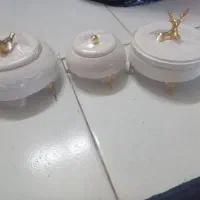 ظرف چینی کارکرده جای شکلاتی وقندان سفید رنگ