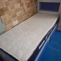 تخت نوجوان