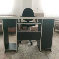میز تحریر و صندلی در حد نو