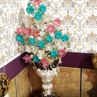 گلهای کریستالی همراه با گلدان