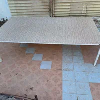 میز تمیز و محکم