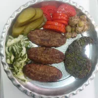 همکار خانم  یا آقا نیازمندیم فست فود