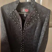 تعدای مانتو در حد نو کاملا سالم وشیک سایز ۴۴و۴۲