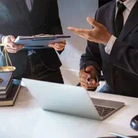 دعوت به همکاری کارآموز وکالت