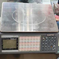 ترازوی ۳۰کیلویی تمیز و درحد نو