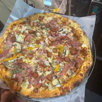 پیتزا زن گریل کار ظرف شور اماده ساز صبحانه زن