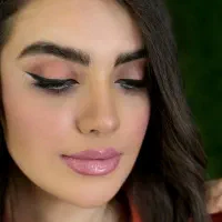 آموزش و خدمات آرایشگری میکاپ