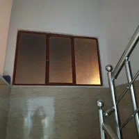 در و پنجره در حد نو تمیز