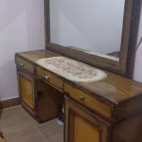 سلام .میز واینه چوب  میز تلفن و اباژور