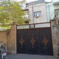 ۱۱۰ متر حیاط دار مستقل بی نظیر فروشی|فروش خانه و ویلا|تهران, فلسطین (میدان انقلاب)|دیوار