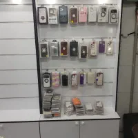 ویترین کامل مغازه گوشی فروشی