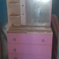 دراور با ایینه و دوتا کمدی بچه