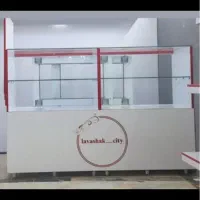 ویترین چوبی با میز تاشو