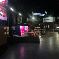 نیروی کار در کافه رستوران اکا لانژ